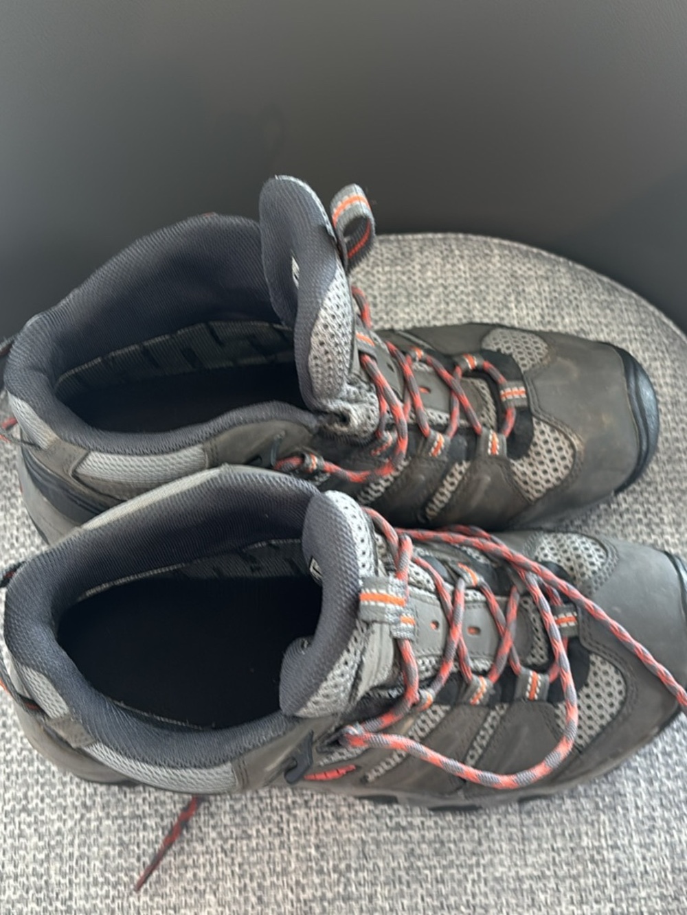 Keen Men's Gray and Black Hiking Shoes size 8